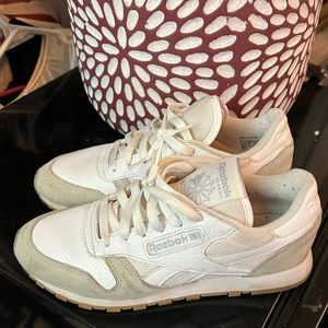 Reebok Old School Sneakers Size 8